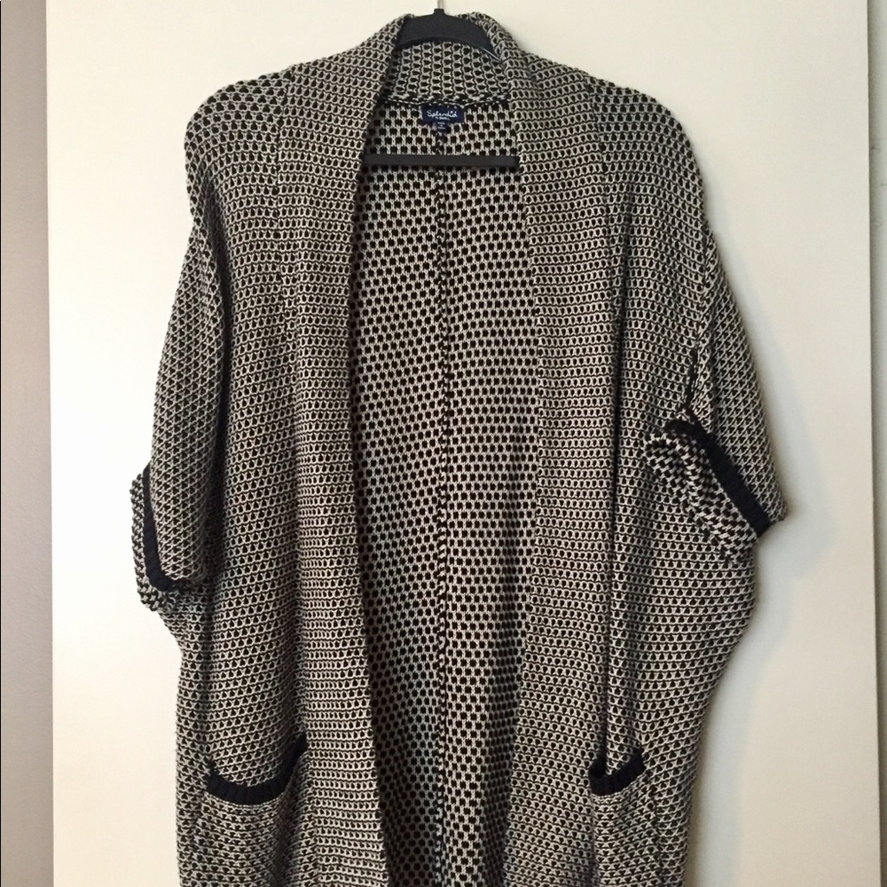 •Splendid Sweater• - Picture 2 of 6